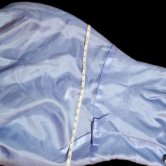 Elegant Strapless Blue Dress with Floral Details - Picture 4 of 13